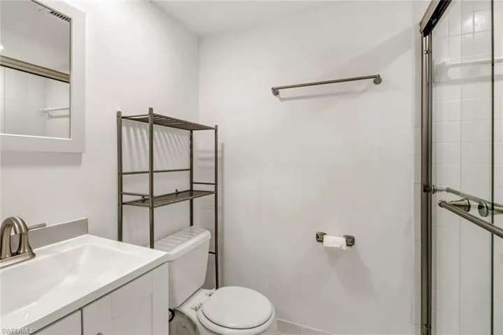 21 High Point Cir E 504, Naples, Florida 34103