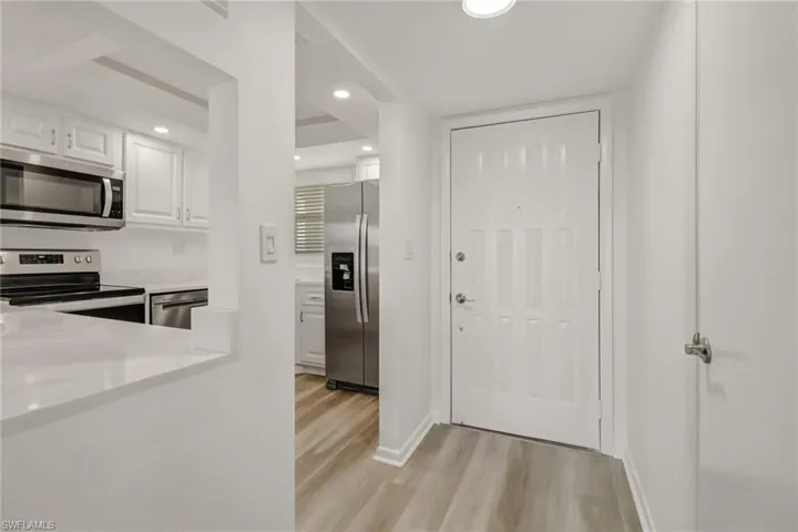 21 High Point Cir E 504, Naples, Florida 34103