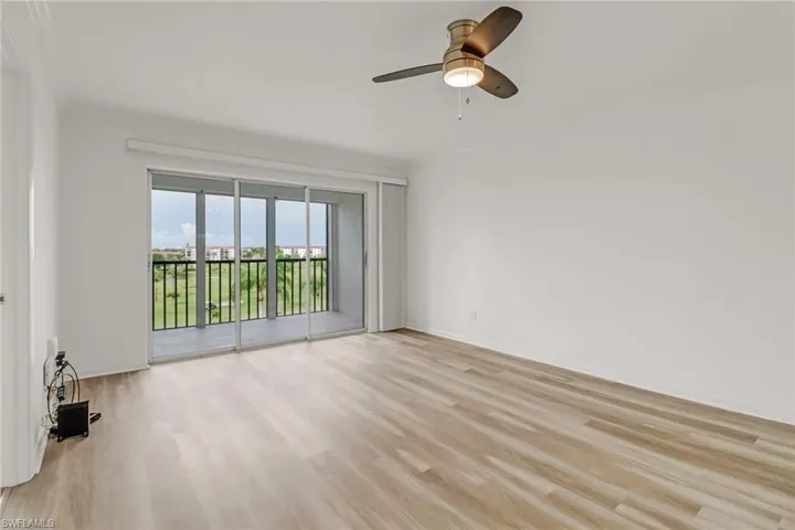 21 High Point Cir E 504, Naples, Florida 34103