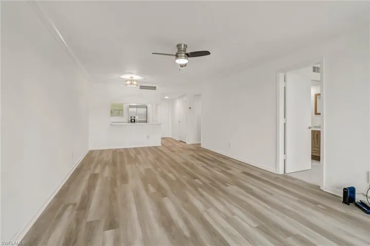 21 High Point Cir E 504, Naples, Florida 34103
