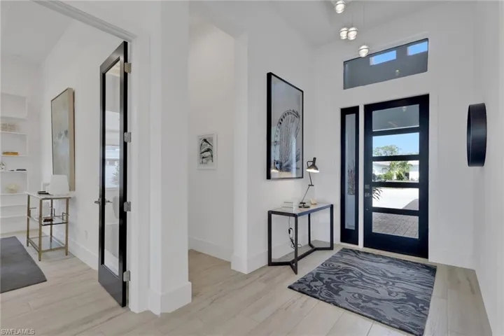 6136 Rodney Bay Ln, Naples, Florida 34113