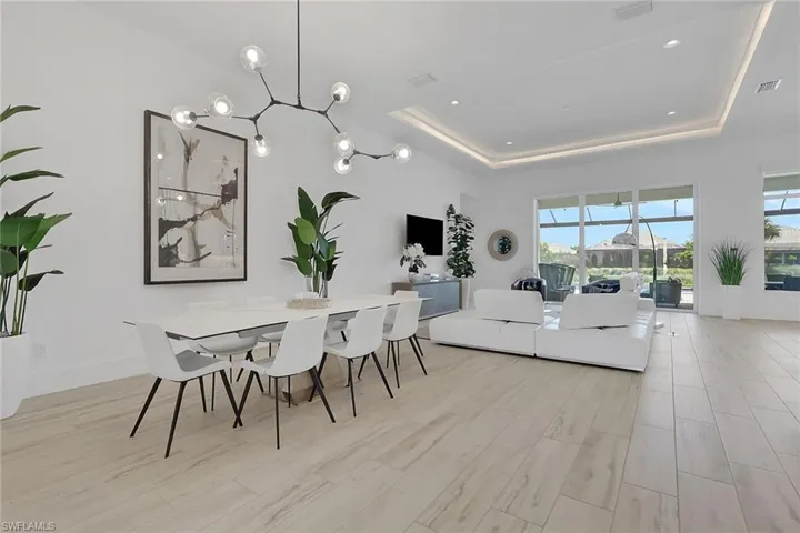 6136 Rodney Bay Ln, Naples, Florida 34113