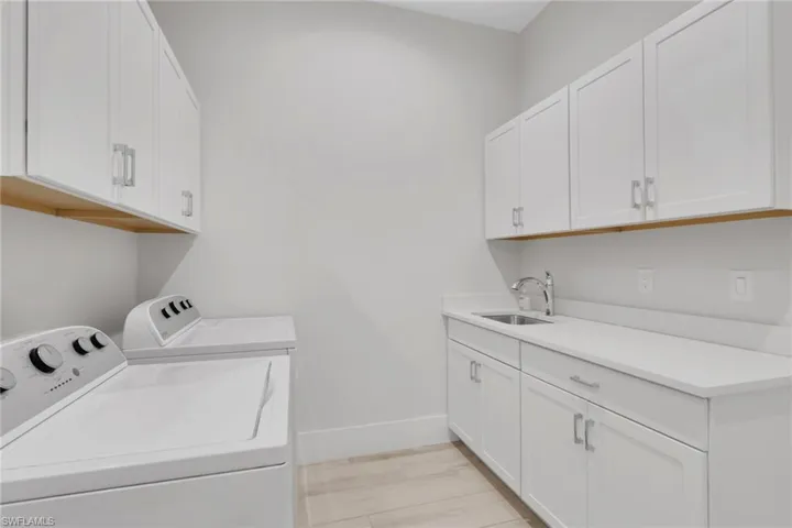 6136 Rodney Bay Ln, Naples, Florida 34113