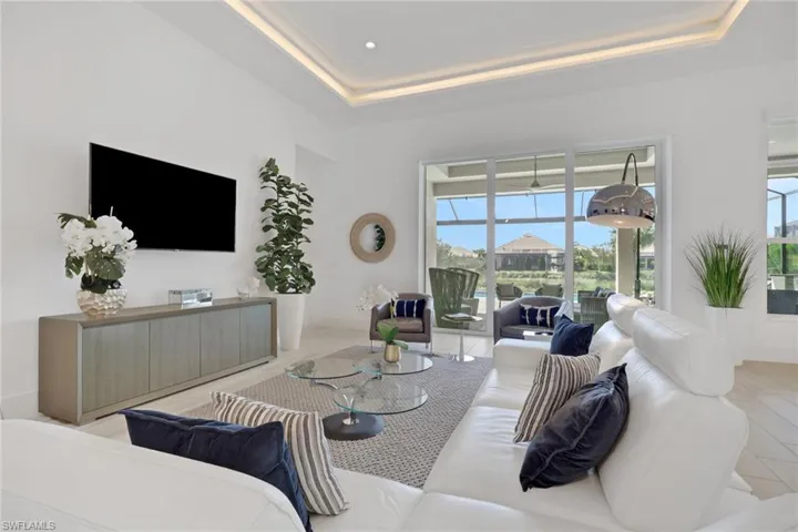 6136 Rodney Bay Ln, Naples, Florida 34113