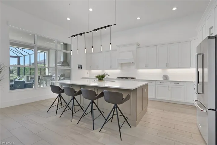 6136 Rodney Bay Ln, Naples, Florida 34113