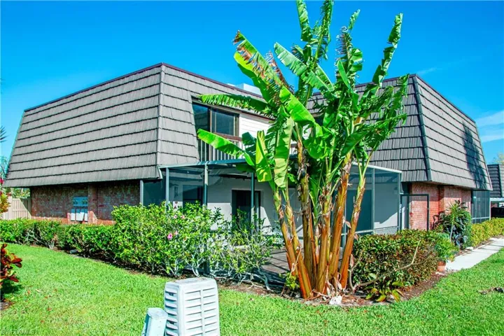 148  Lake Point Ln  , Naples, FL 34112