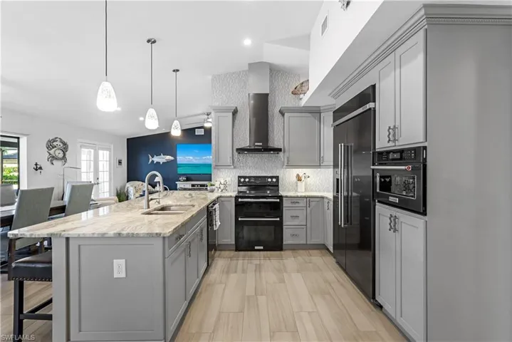 the kitchen is gorgeous!