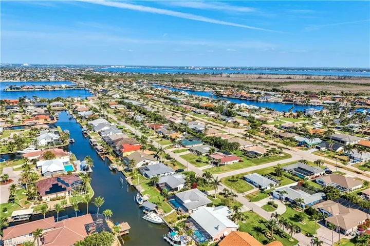 The direct boating access is only minutes to open water