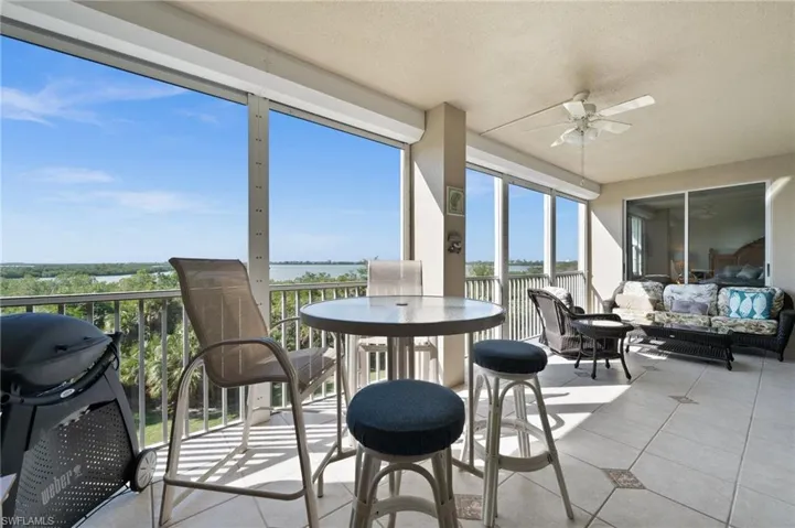 Screened balcony SW bay views