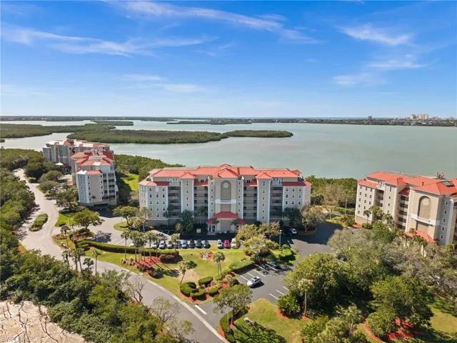 Vintage Bay on Barfield Bay