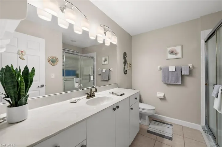 Full guest bathroom