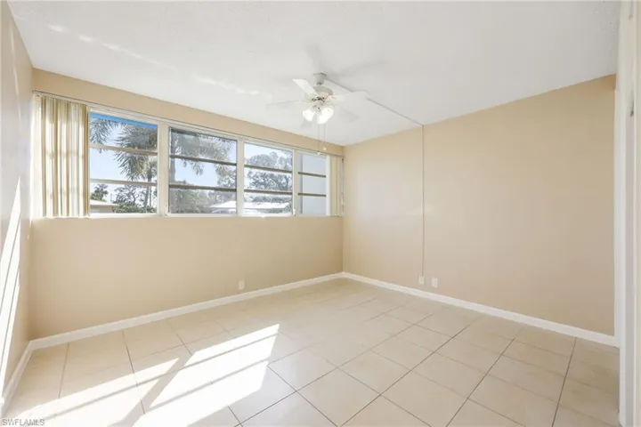 4216 SE 4th  PL, Cape Coral, FL 33904
