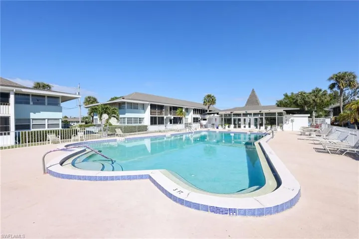 4216 SE 4th  PL, Cape Coral, FL 33904