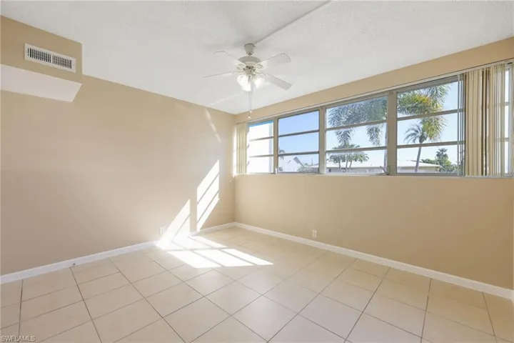 4216 SE 4th  PL, Cape Coral, FL 33904