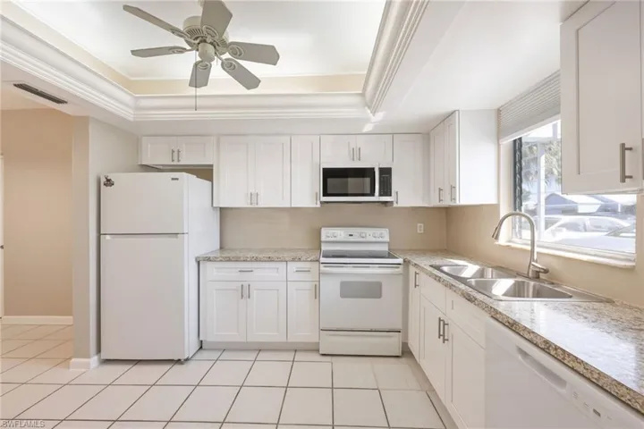 4216 SE 4th  PL, Cape Coral, FL 33904
