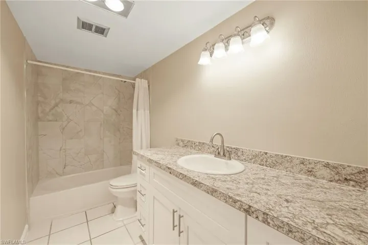 4216 SE 4th  PL, Cape Coral, FL 33904