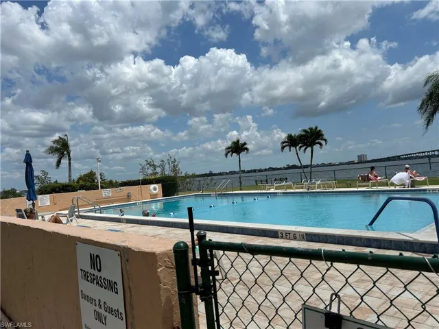 4260 20th Pl 206, Cape Coral, Florida 33904