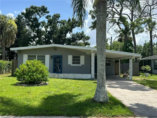 1826  Collier  AVE, Fort Myers, FL 33901