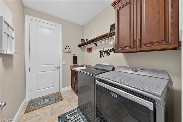 2315 Nw 38th Ave, Cape Coral, Florida 33993