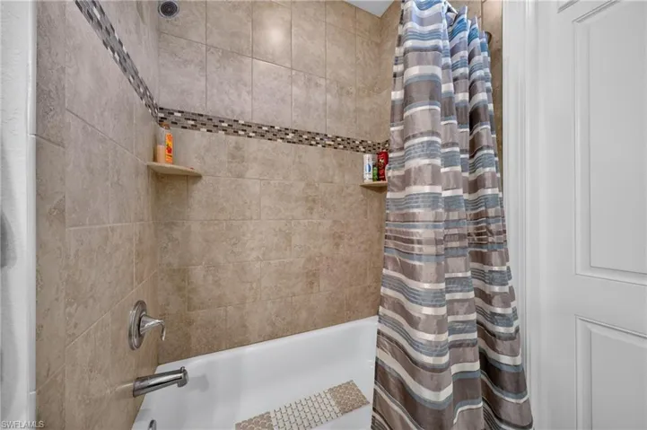 2315 Nw 38th Ave, Cape Coral, Florida 33993