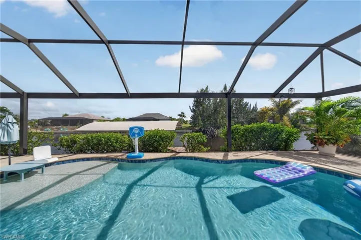 2315 Nw 38th Ave, Cape Coral, Florida 33993