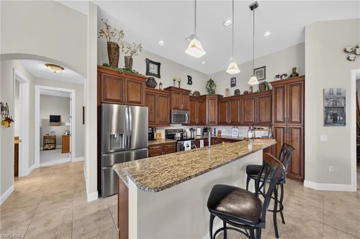 2315 Nw 38th Ave, Cape Coral, Florida 33993