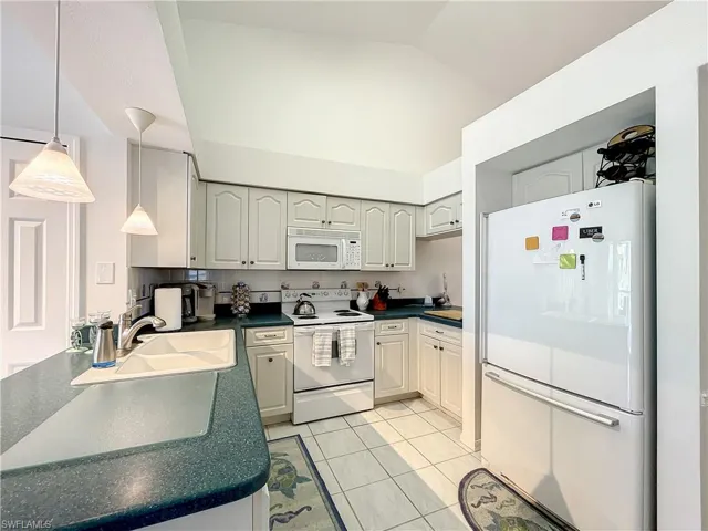 470 Bermuda Cove Way # 303, Naples, Florida 34110