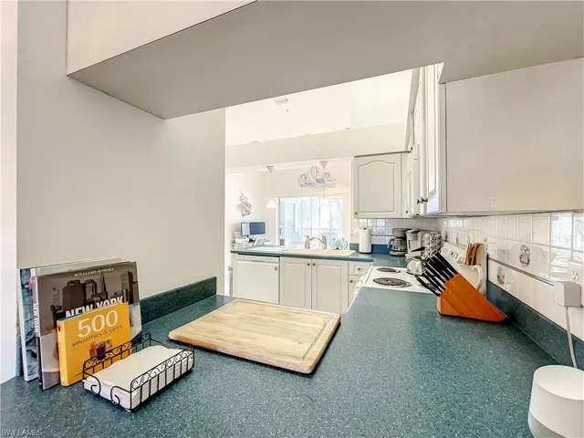 470 Bermuda Cove Way # 303, Naples, Florida 34110