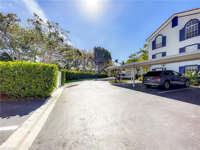 470 Bermuda Cove Way # 303, Naples, Florida 34110