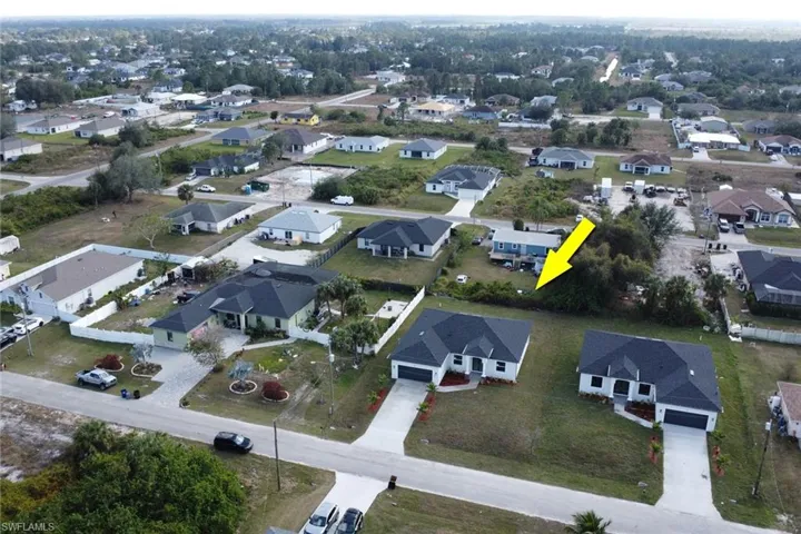 Birds eye view of property