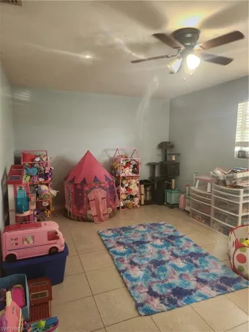 Bonus room: converted garage into a bedroom with a closet