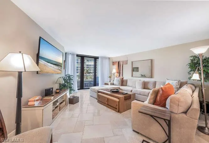 260 Seaview Ct 1-208, Marco Island, Florida 34145