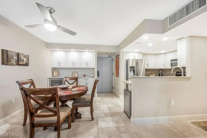 260 Seaview Ct 1-208, Marco Island, Florida 34145