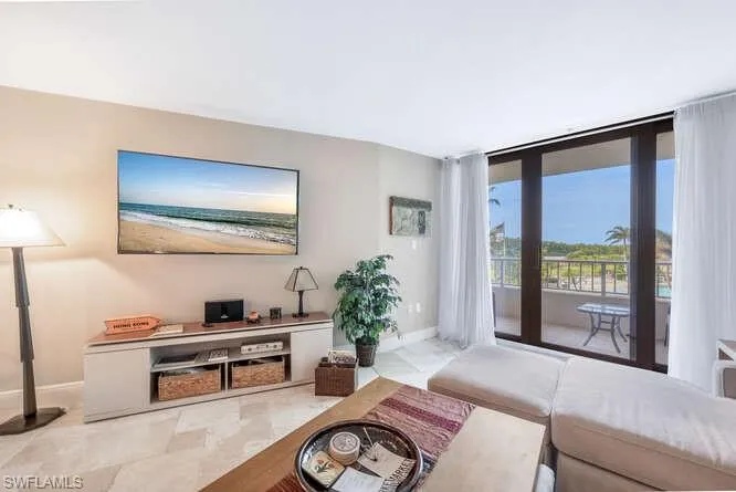 260 Seaview Ct 1-208, Marco Island, Florida 34145