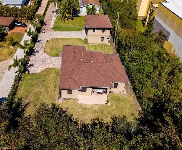 overview of property - Guest House at top of photo