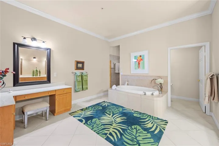 Large ensuite bath