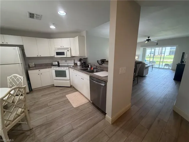 3009 Driftwood Way 2803, Naples, Florida 34109