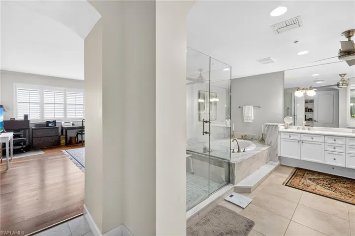 11620 Court Of Palms 202, Fort Myers, Florida 33908