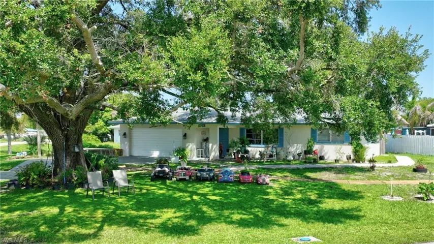 1701 Ridgecrest St, Lehigh Acres, Florida 33936