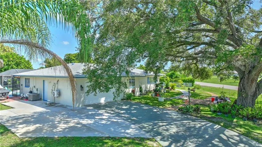 1701 Ridgecrest St, Lehigh Acres, Florida 33936