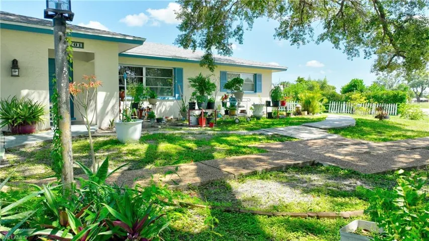 1701 Ridgecrest St, Lehigh Acres, Florida 33936