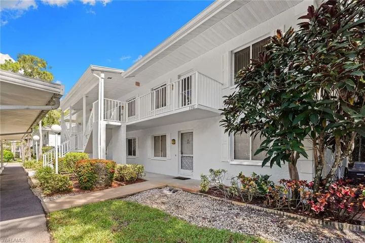 3581 County Barn Rd 203, Naples, Florida 34112