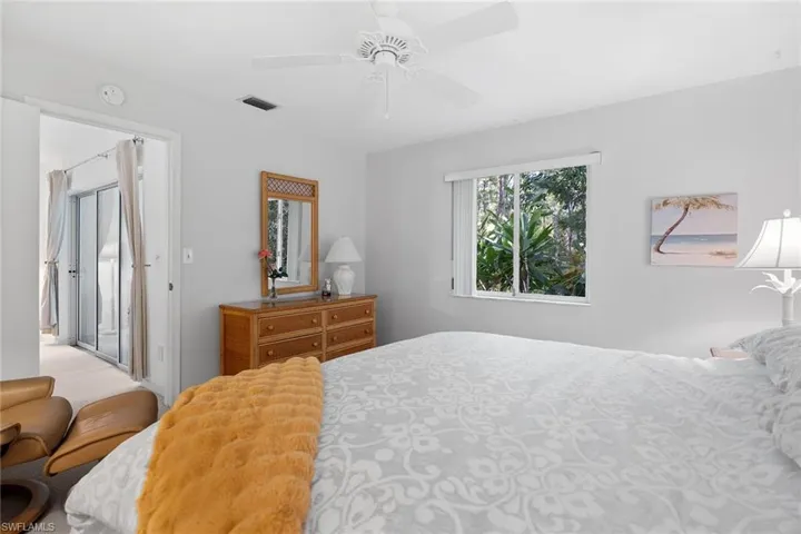 3581 County Barn Rd 203, Naples, Florida 34112