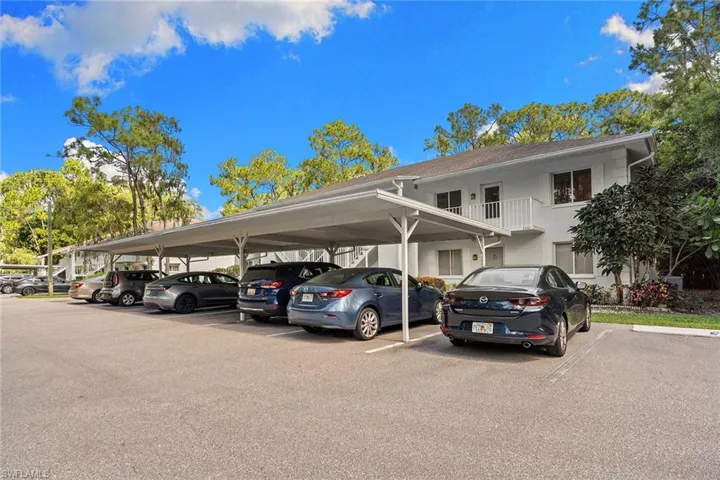 3581 County Barn Rd 203, Naples, Florida 34112
