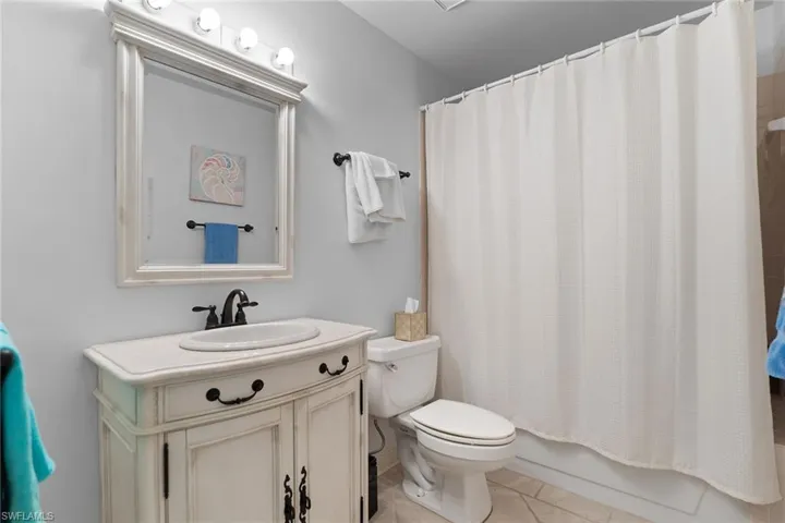 3581 County Barn Rd 203, Naples, Florida 34112