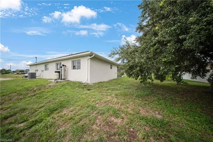 1001 NW 13th  AVE, Cape Coral, FL 33993