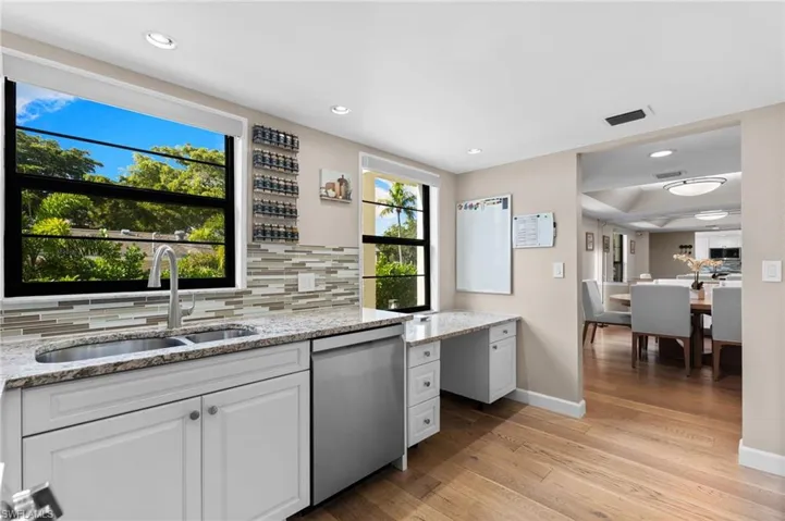 722  10th S AVE, Naples, FL 34102