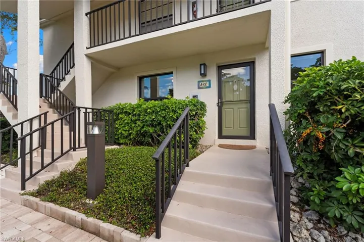 722  10th S AVE, Naples, FL 34102