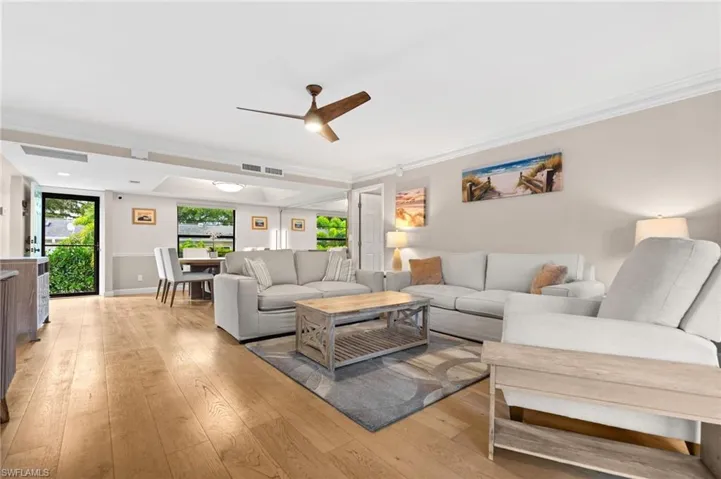 722  10th S AVE, Naples, FL 34102