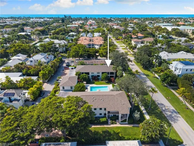 722  10th S AVE, Naples, FL 34102